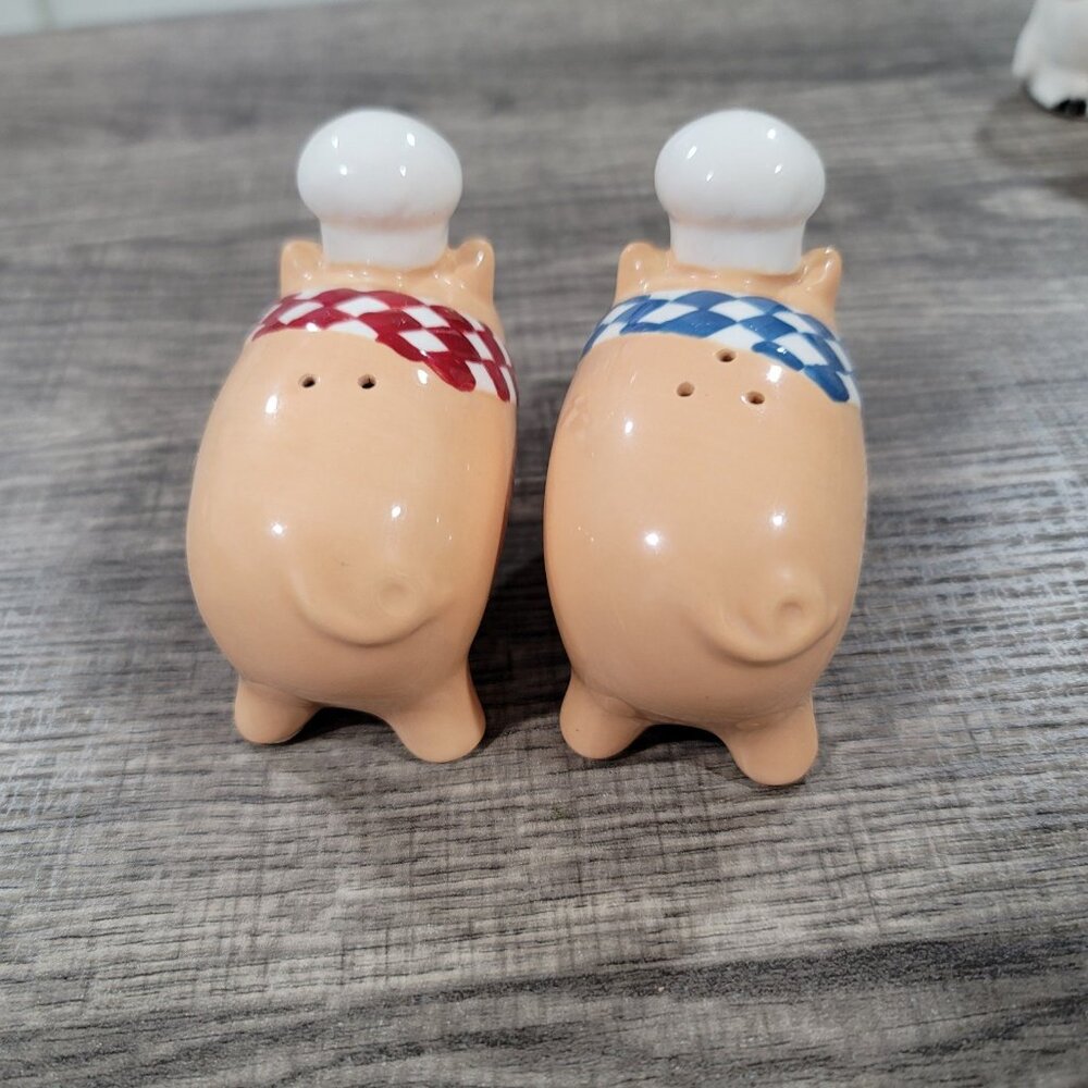 Grasslands Road Pig Chefs Shakers Set - Picture 4 of 9